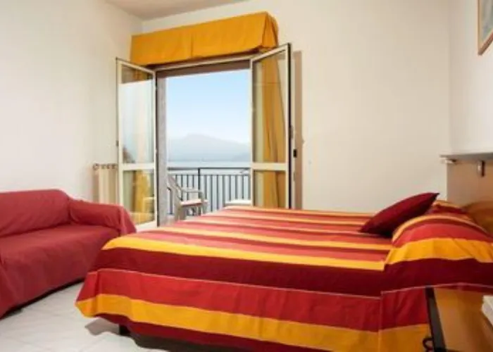 La Rondinella 3* Каннеро-Ривьера