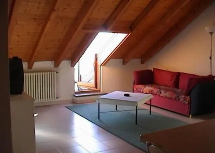 호텔 La Rondinella 카네로 리비에라